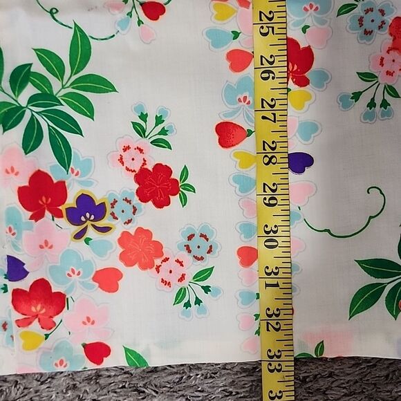 Handmade and lightly embroidered floral table runner or table cover - Picture 2 of 7